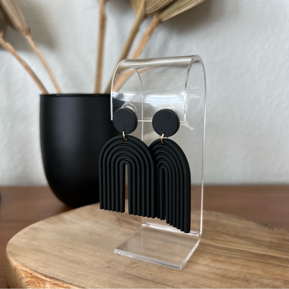 SOLD OUT ❌ MATTE BLACK GEOMETRIC DROP EARRINGS - Picture 4 of 4